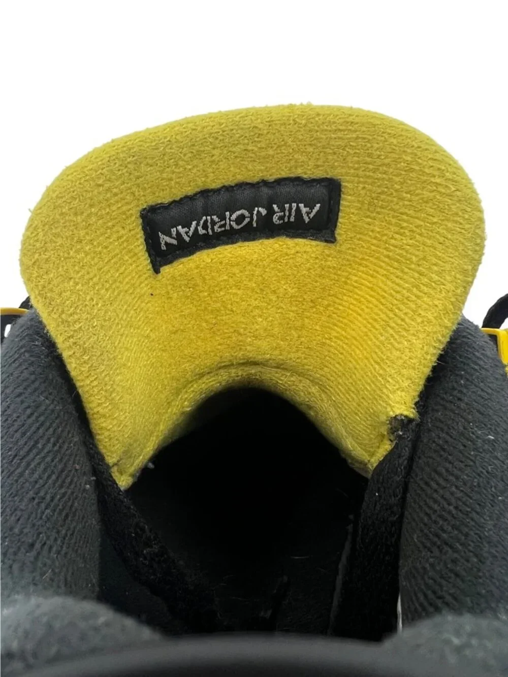 Air Jordan 4 Retro Thunder Black & Tour Yellow Sneakers | Men's 7 Collectable